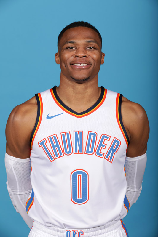 快船队记：伦纳德预计可以出战明天对阵独行侠的背靠背比赛（快船记者：伦纳德有望出战明日对阵独行侠的背靠背比赛）