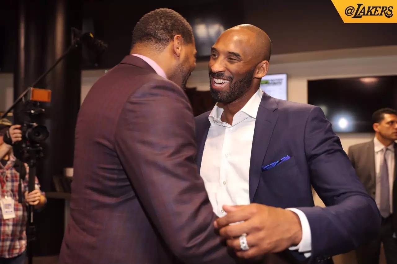 米体：托蒂被前妻指控留小女儿独自在家，检方认为指控不成立（米体：前妻控托蒂让小女儿独自在家，检方认定指控不成立）