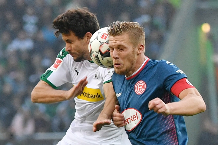 中超：上海海港3-2击败长春亚泰（中超：上海海港3-2险胜长春亚泰）