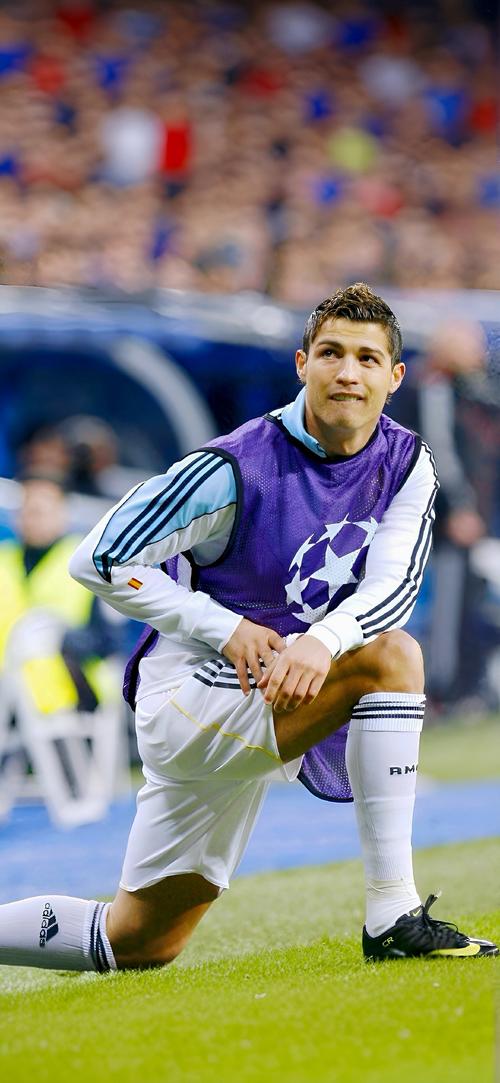 王大雷：历史最佳门将是布冯，赛前一定会做的事不能说（王大雷称布冯为历史最强门将，赛前必做的小秘密不便公开）