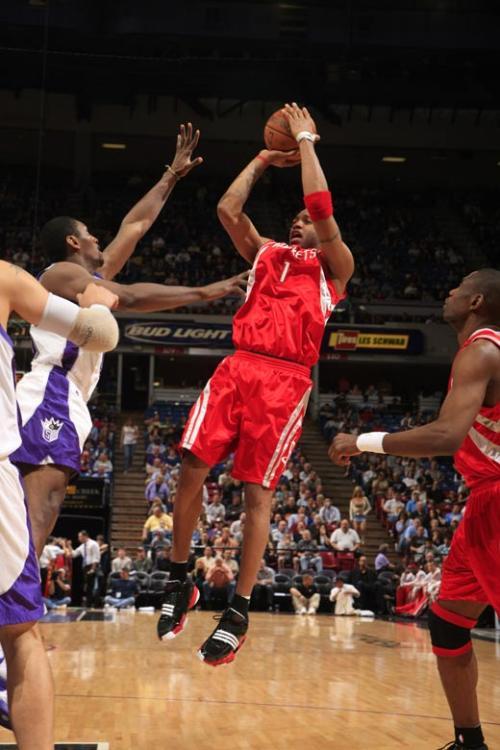 加比亚庆祝米兰团队胜利，呼吁继续前进（加比亚为米兰胜利喝彩，号召球队再接再厉）