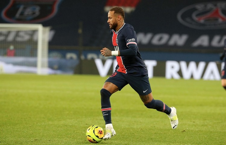 马特塔是04年萨哈以来首位在法国队前两场比赛均破门的球员（自2004年萨哈以来，马特塔成为首位在法国队前两战均破门的球员）