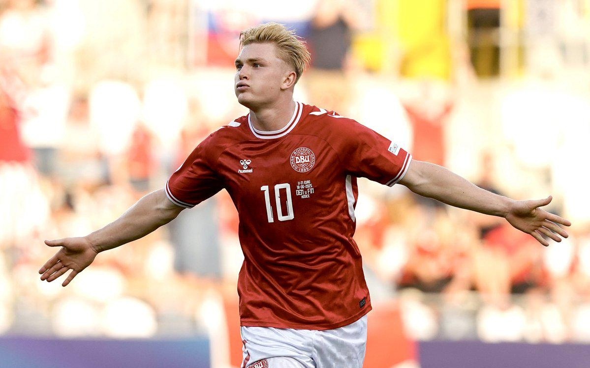 鱼缸论继续！霍伊伦双响助球队回榜首，头顶脚踢荣膺全场最佳