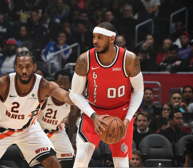 国米4‑0大胜科莫，一举登顶意甲积分榜（国米4球横扫科莫，强势登顶意甲榜首）