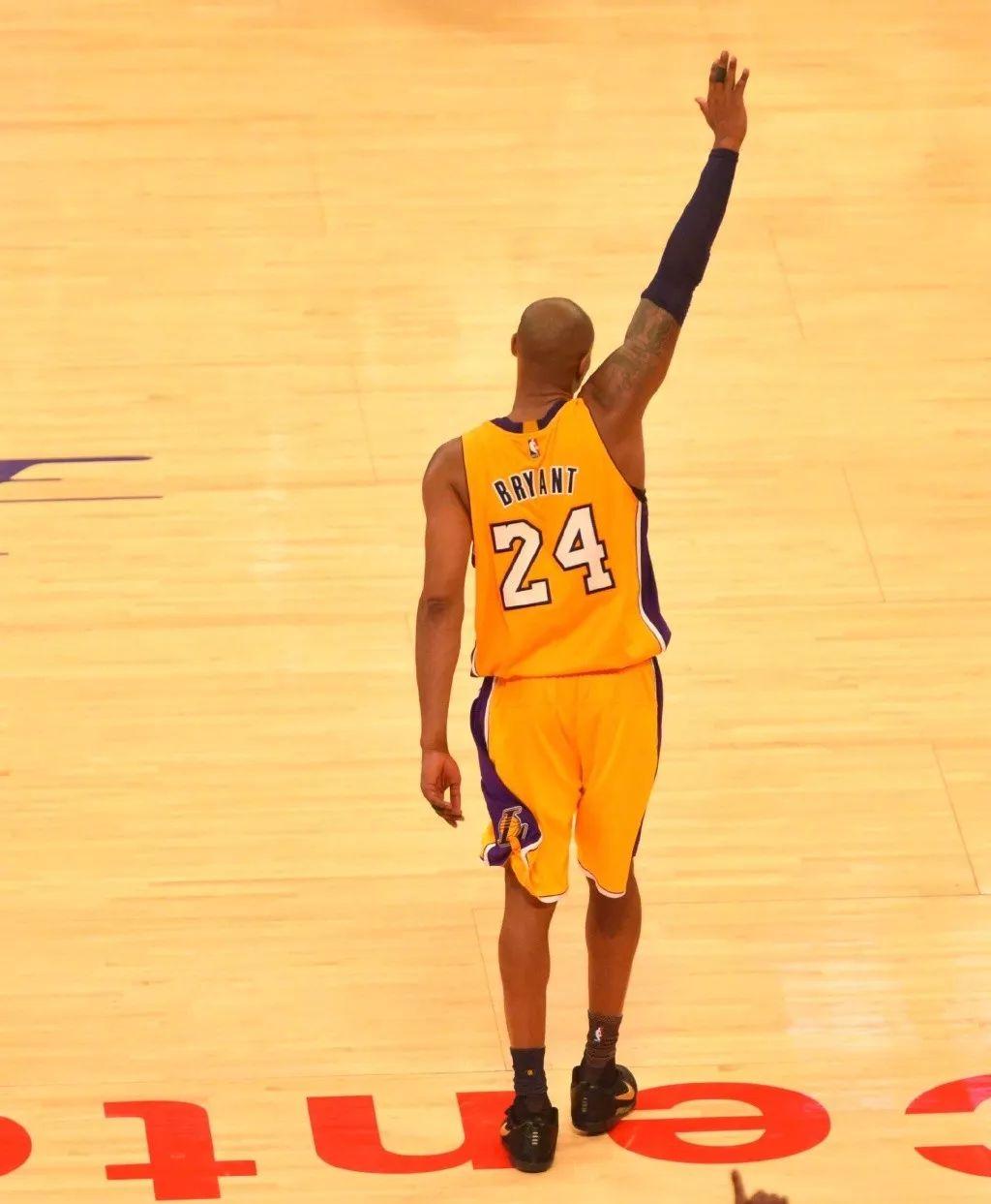 梅西获美职联MVP并率队首夺总冠军，雨中致歉开幕式取消（梅西荣膺美职联MVP率队首夺总冠军，雨中开幕式取消他现场致歉）