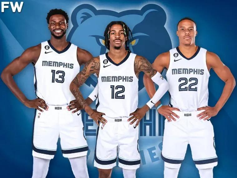 滑手扮关公成都街头玩滑板（关公装扮滑手现身成都街头滑板）