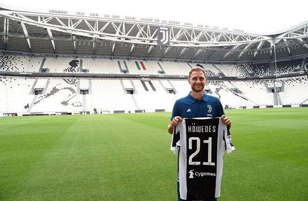 西甲战报：巴雷内切亚半场吊射建功，皇家社会3-1十人奥萨苏纳（西甲简报：巴雷内切亚半场挑射破门，皇家社会3-1力克十人奥萨苏纳）