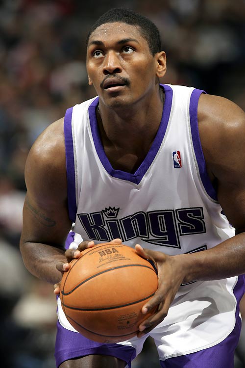 意大利赛车手罗西回忆马拉多纳：我曾单膝跪地亲吻他的左脚（意大利车手罗西忆马拉多纳：曾单膝跪地亲吻其左脚）