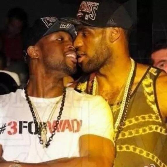 曼城VS桑德兰：蓝月风暴迎战黑马奇迹，伊蒂哈德攻防大战一触即发（曼城战桑德兰：蓝月风暴碰撞黑马神话，伊蒂哈德攻防决斗迫在眉睫）