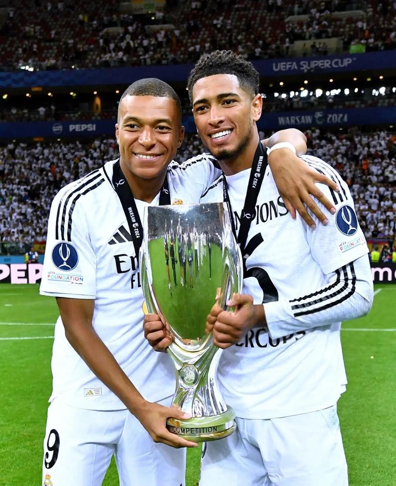 球迷：这球把我看乐了